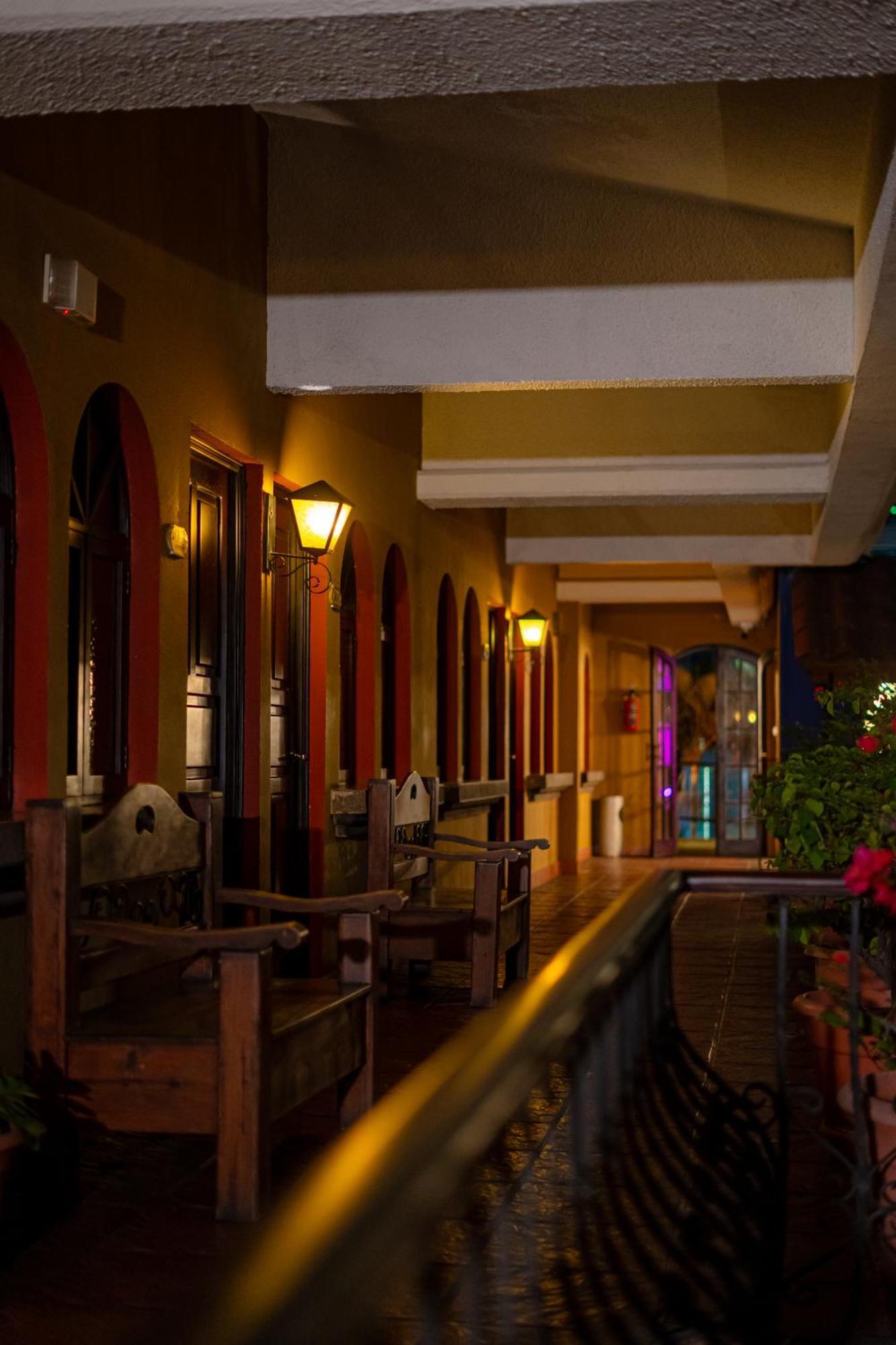 Hotel Villa Espanola Guatemala City Exterior photo